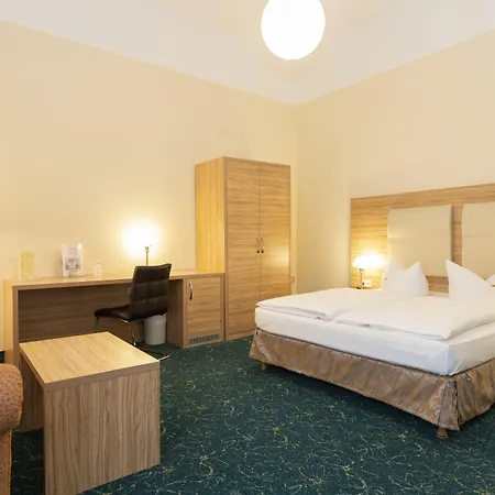 科勒斯塔帕克宫殿式酒店