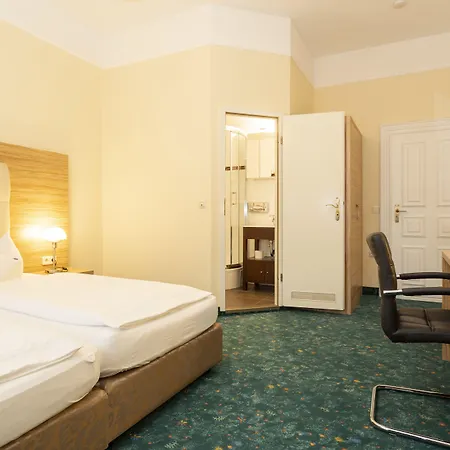 科勒斯塔帕克宫殿式酒店