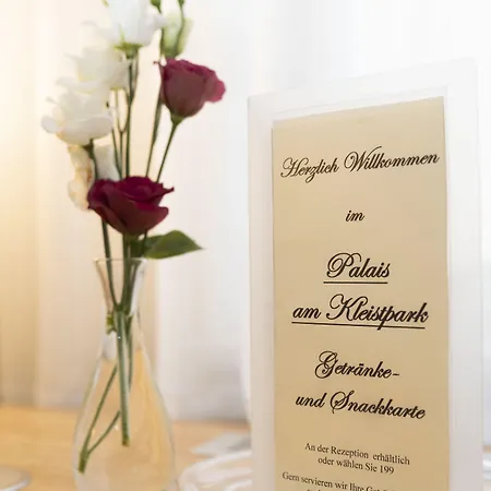 科勒斯塔帕克宫殿式酒店 3*