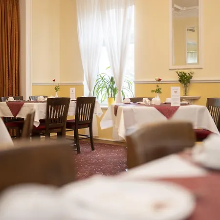 科勒斯塔帕克宫殿式酒店 酒店 3*