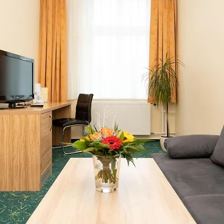 科勒斯塔帕克宫殿式酒店 酒店 3*